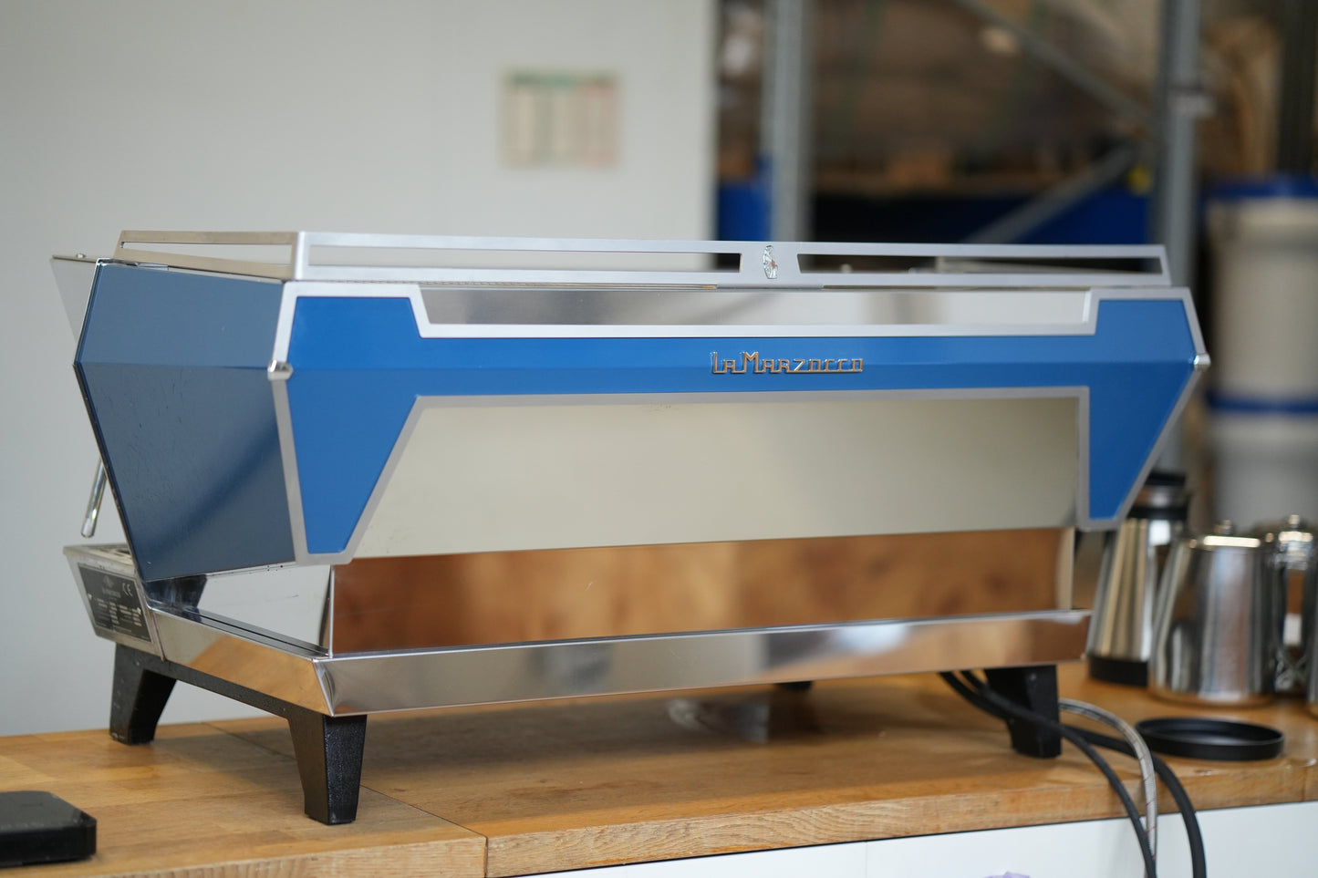 La Marzocco KB90 3-gruppig Custom Blau metallic