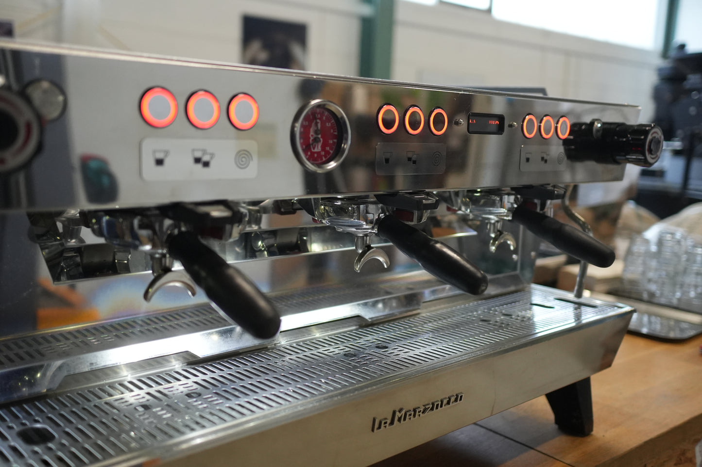 La Marzocco KB90 3-gruppig Custom Blau metallic