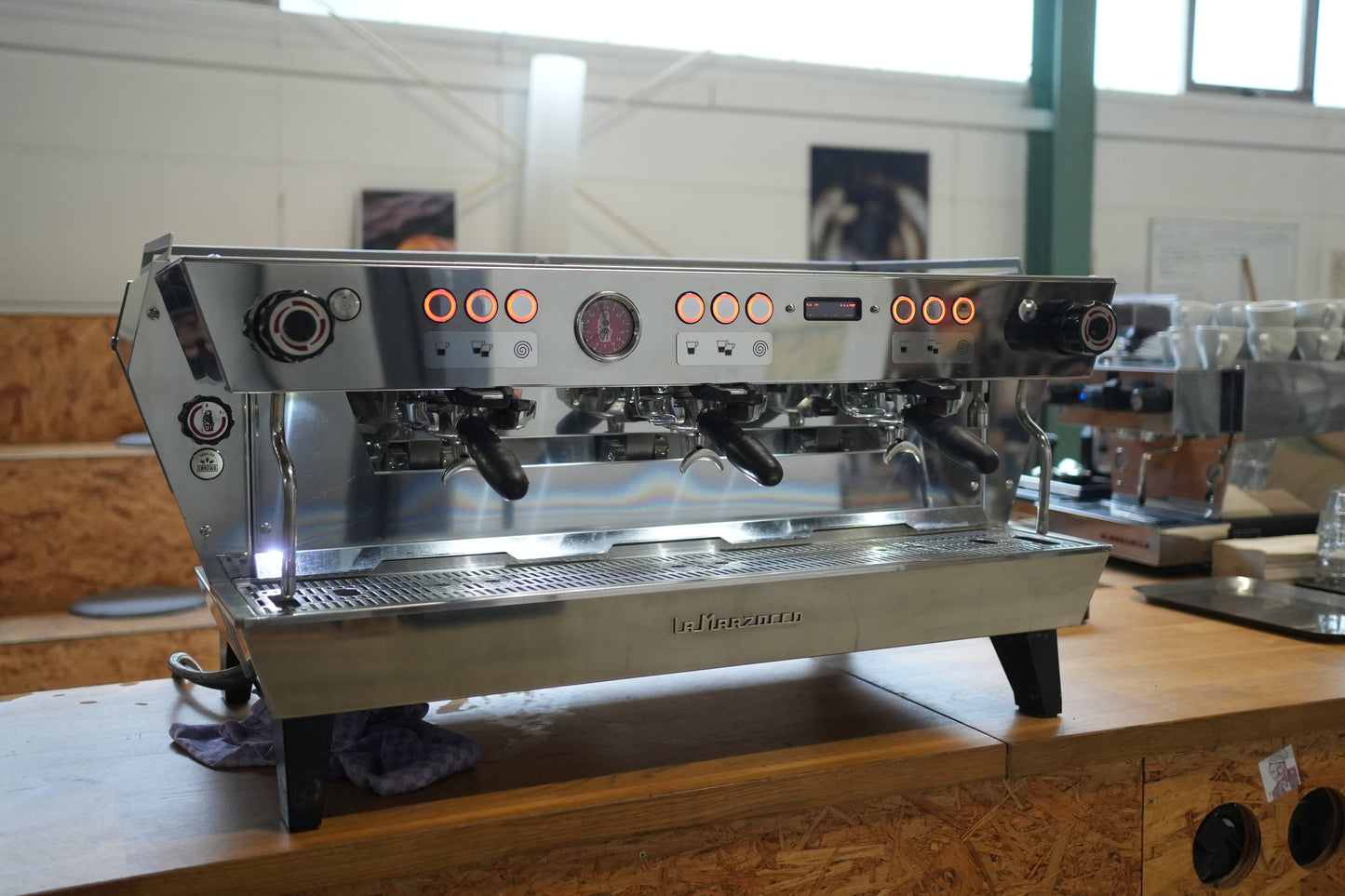 La Marzocco KB90 3-gruppig Custom Blau metallic